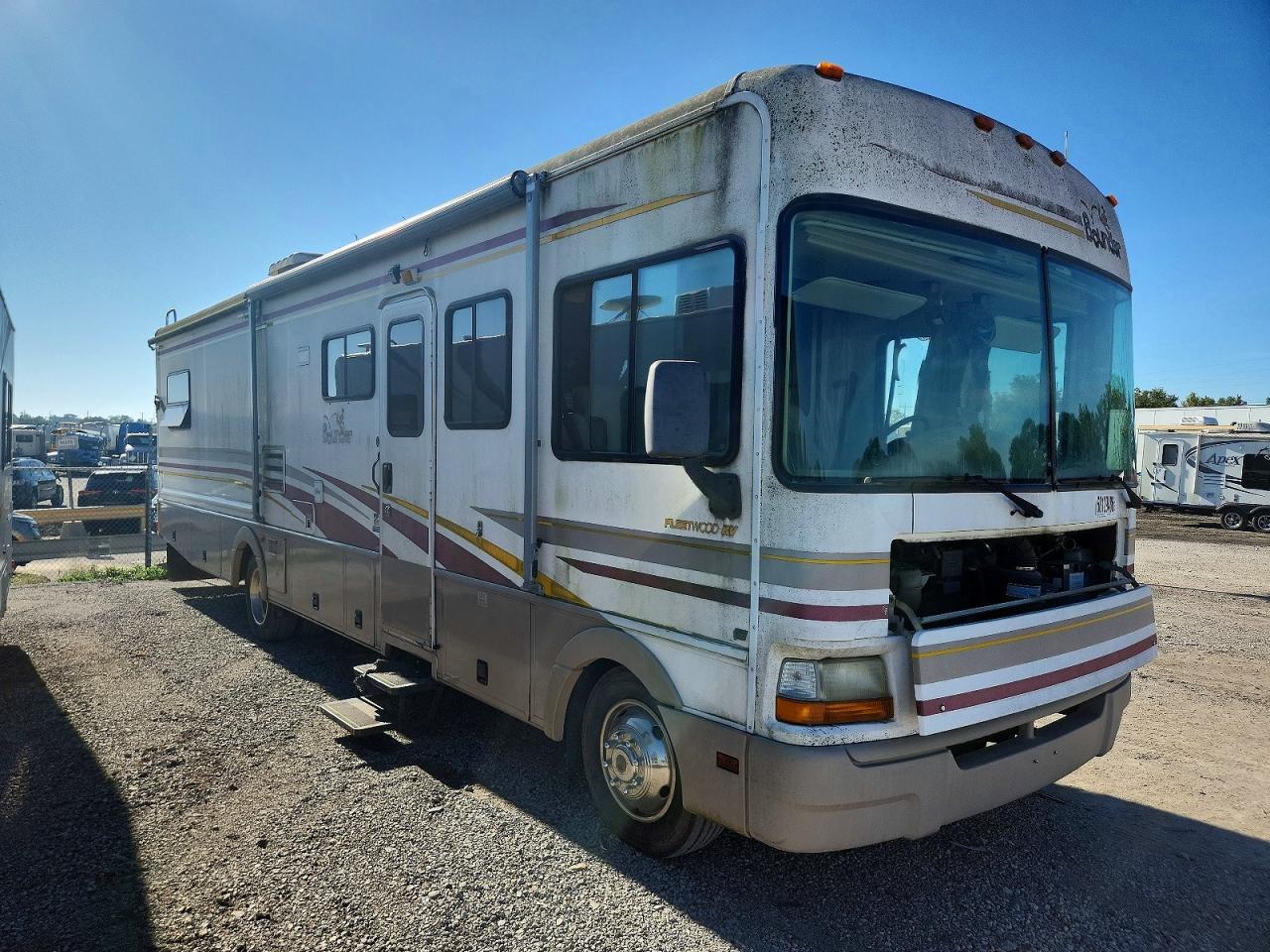 2000 FLEETWOOD BOUNDE RV | 1FCNF53S3Y0A14582 | UPCARS