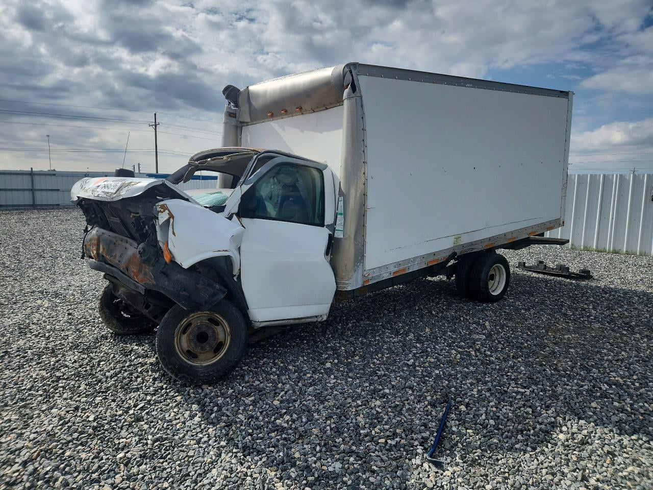 2006 GMC SAVANA BOX TRUCK | 1GDJG31V561904503 | UPCARS