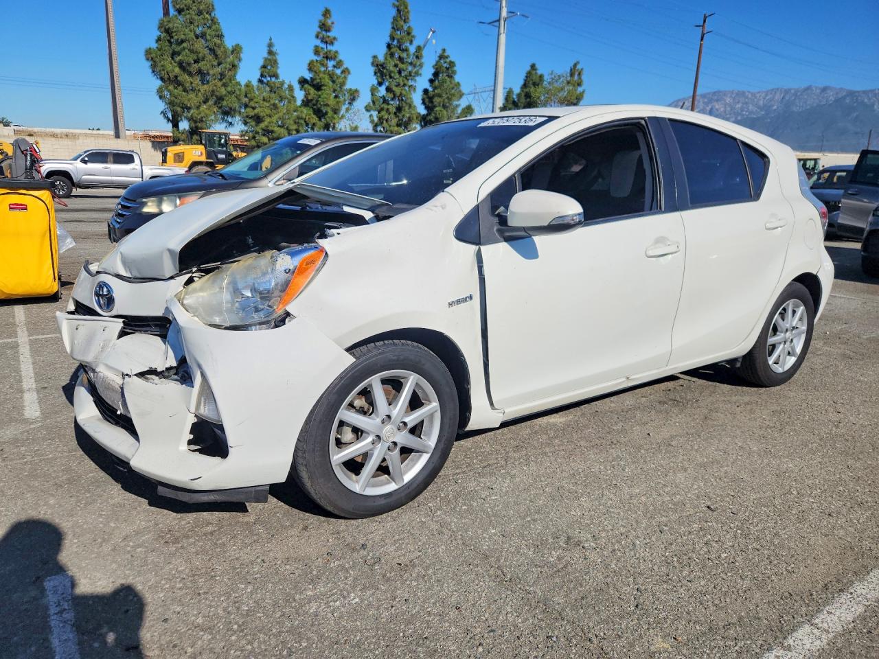 2014 TOYOTA PRIUS FOUR | JTDKDTB32E1064371 | UPCARS