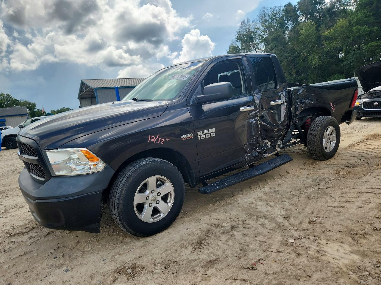 2017 RAM 1500 ST | 1C6RR6FT1HS861132 | UPCARS