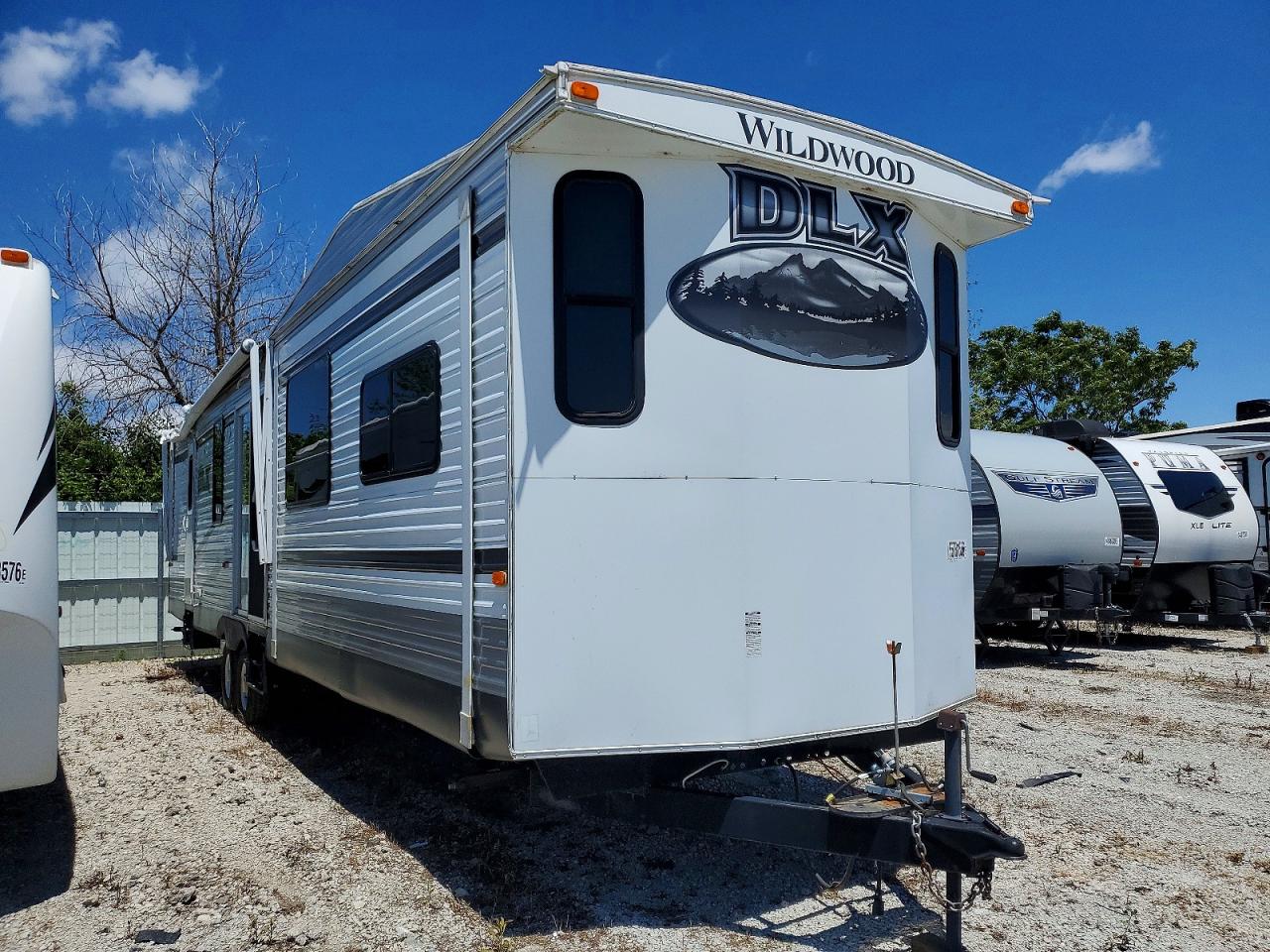 2015 WILDWOOD BY FOREST RIVER TRAVEL TRA FOREST RIVER WILDWOOD CAMPER | 4X4TWDS23FM054132 | UPCARS