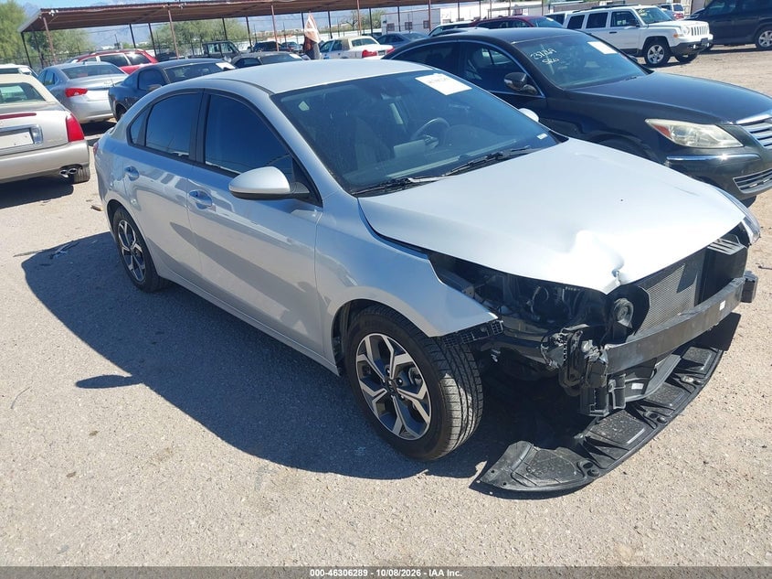 2021 KIA FORTE LXS | 3KPF24AD8ME398746 | UPCARS