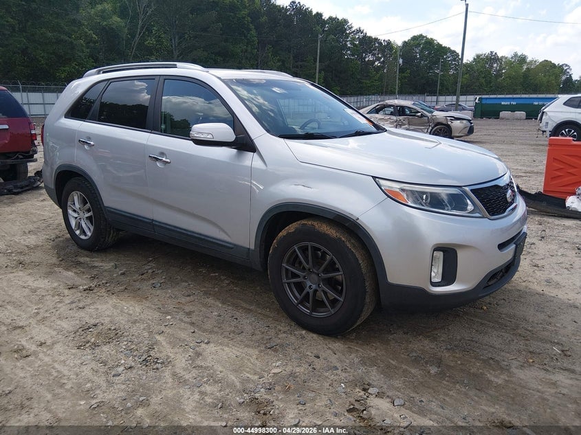 2015 KIA SORENTO LX | 5XYKT3A64FG555914 | UPCARS