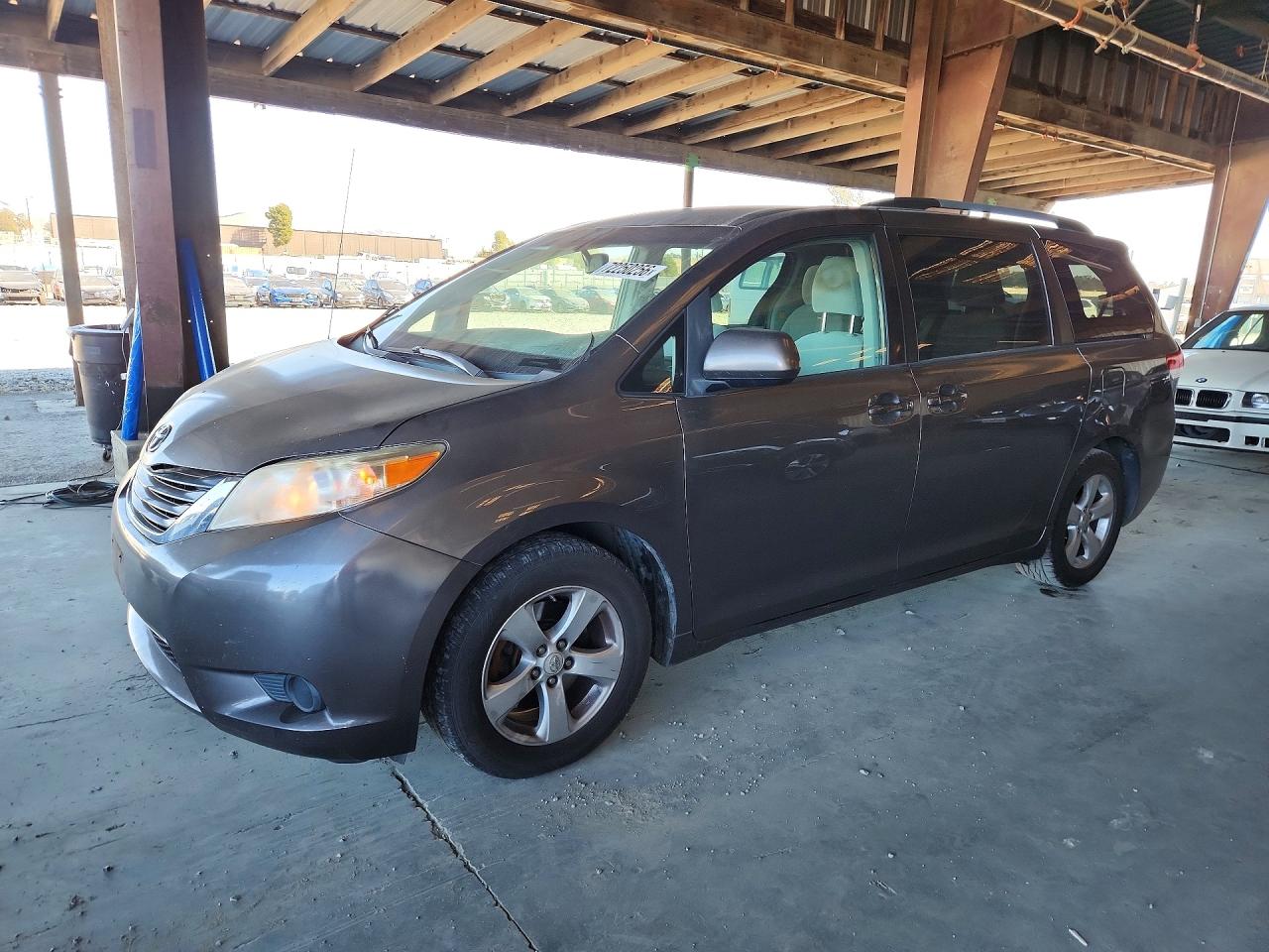 2013 TOYOTA SIENNA LE | 5TDKK3DC4DS332602 | UPCARS