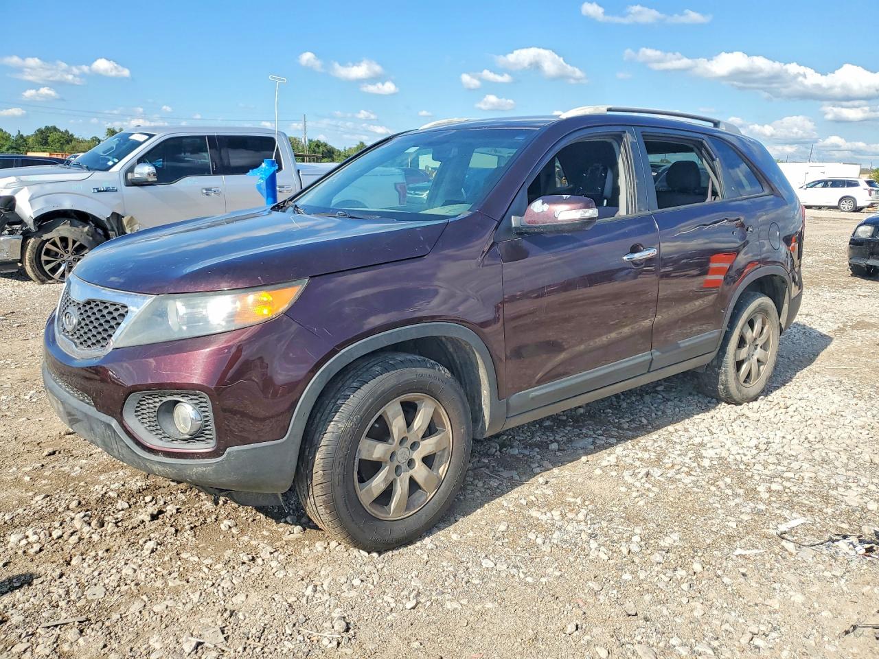 2011 KIA SORENTO LX | 5XYKT3A13BG181682 | UPCARS