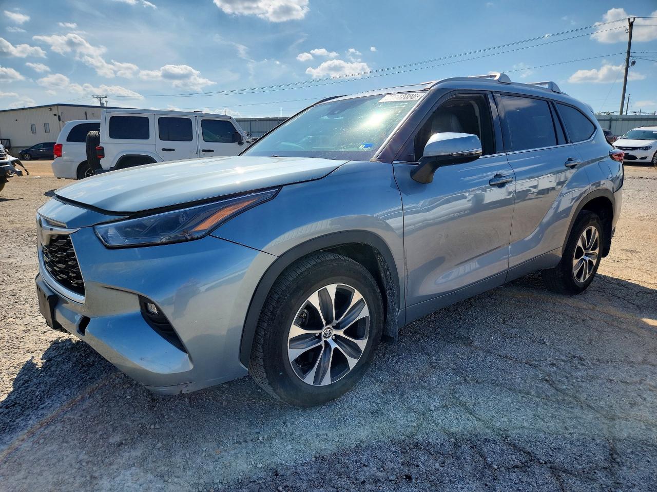 2022 TOYOTA HIGHLANDER XLE | 5TDGZRBH6NS227144 | UPCARS