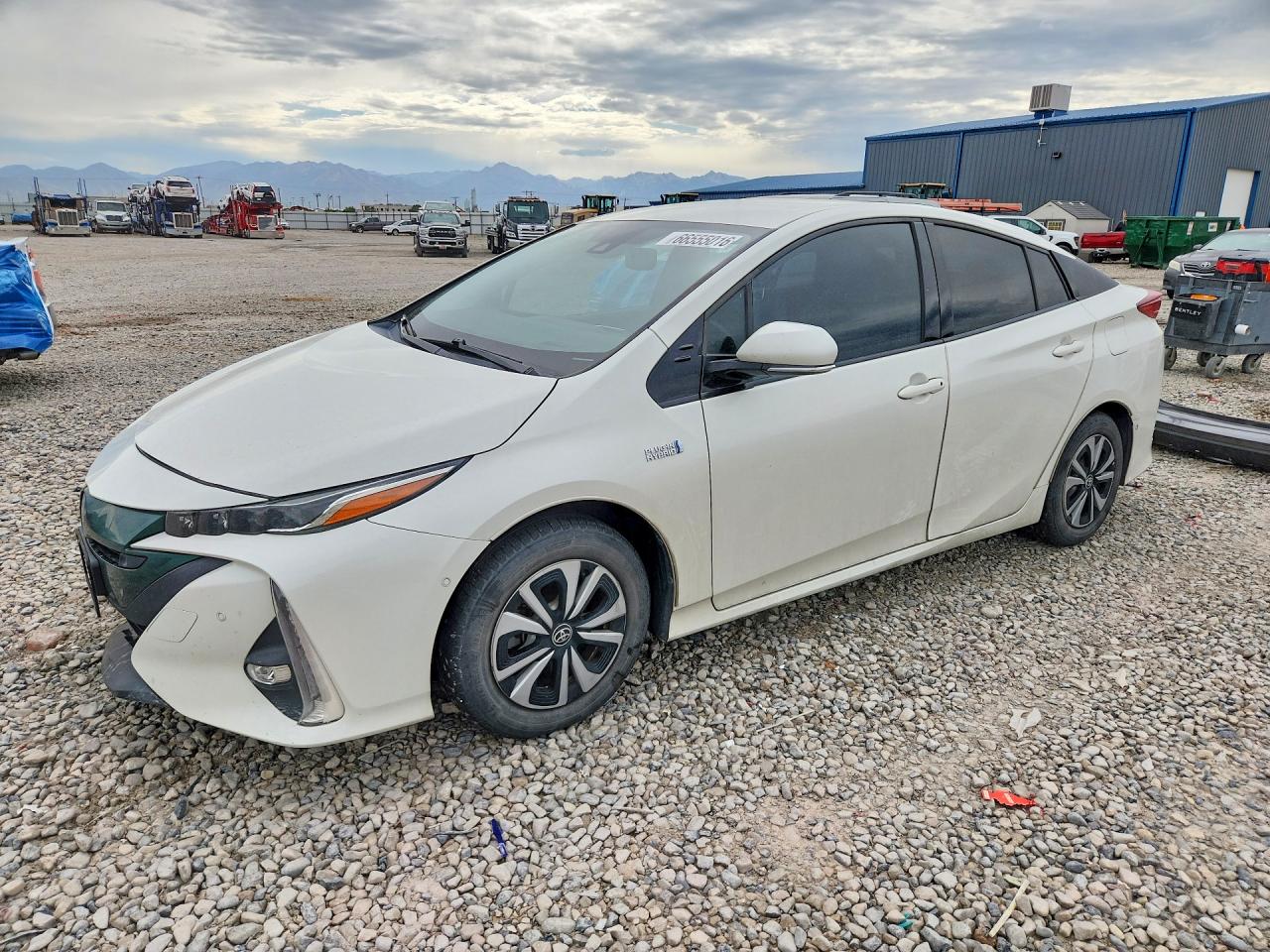 2018 TOYOTA PRIUS ADVANCED | JTDKARFP7J3090746 | UPCARS