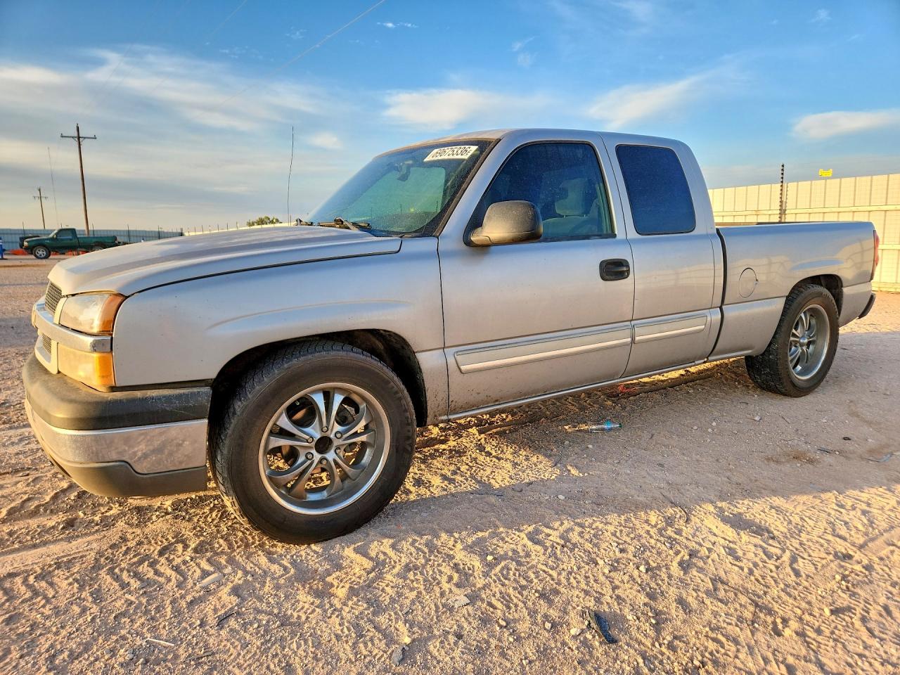 2004 CHEVROLET SILVERADO C1500 | 2GCEC19T641215747 | UPCARS