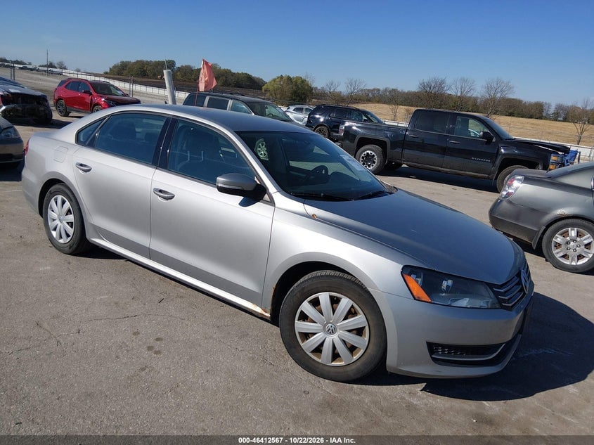 2013 VOLKSWAGEN PASSAT 2.5L S | 1VWAP7A33DC062334 | UPCARS