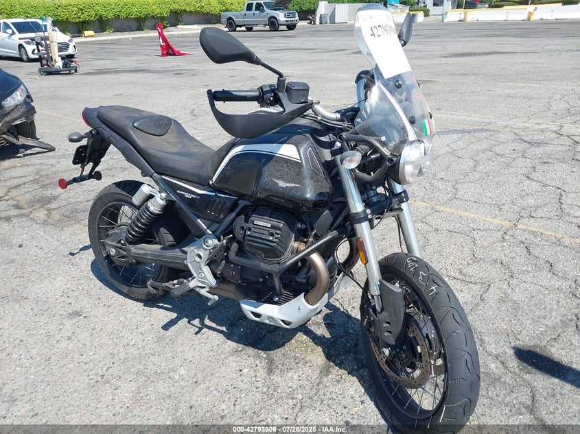 2023 MOTO GUZZI V85 TT GUARDIA D'ONORE | ZGUKYUE0XPM000282 | UPCARS