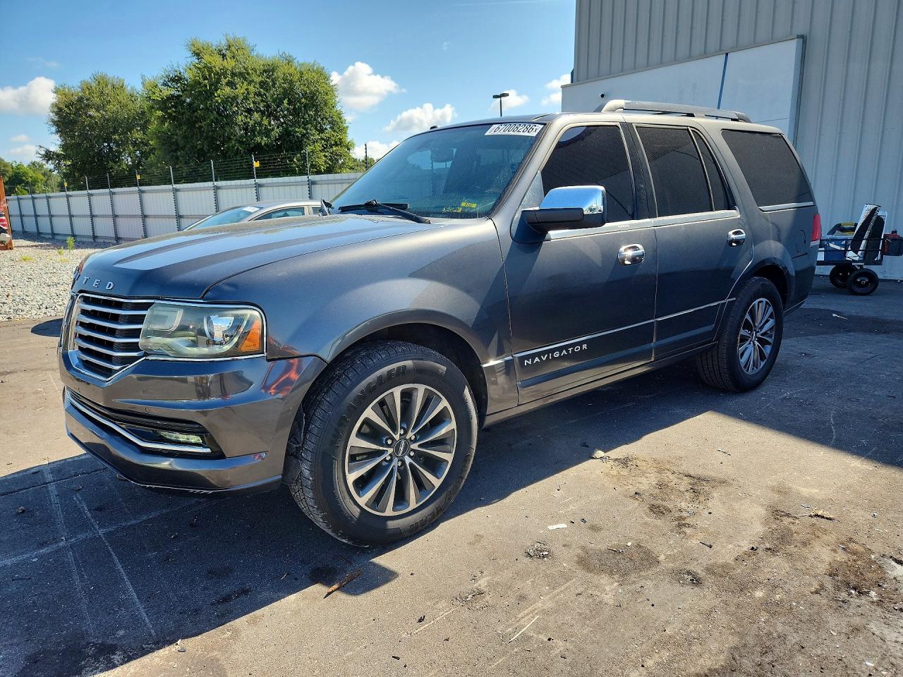 2015 LINCOLN NAVIGATOR | 5LMJJ2JT5FEJ13372 | UPCARS