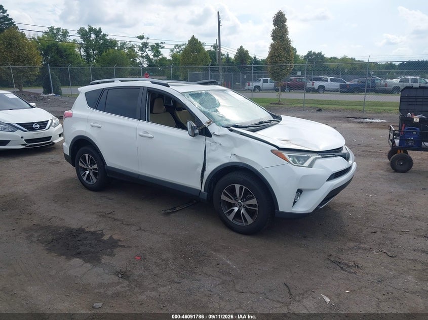 2018 TOYOTA RAV4 XLE | JTMRFREV6JJ741280 | UPCARS