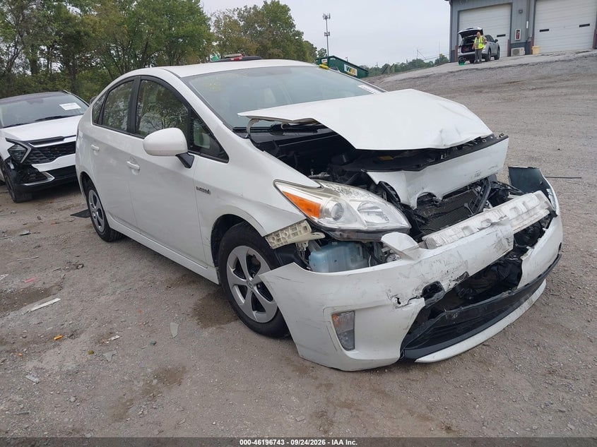 2015 TOYOTA PRIUS TWO | JTDKN3DU6F1924695 | UPCARS