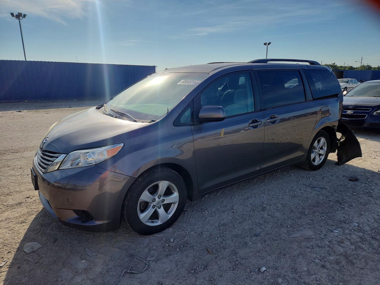 2017 TOYOTA SIENNA | 5TDKZ3DC2HS807469 | UPCARS