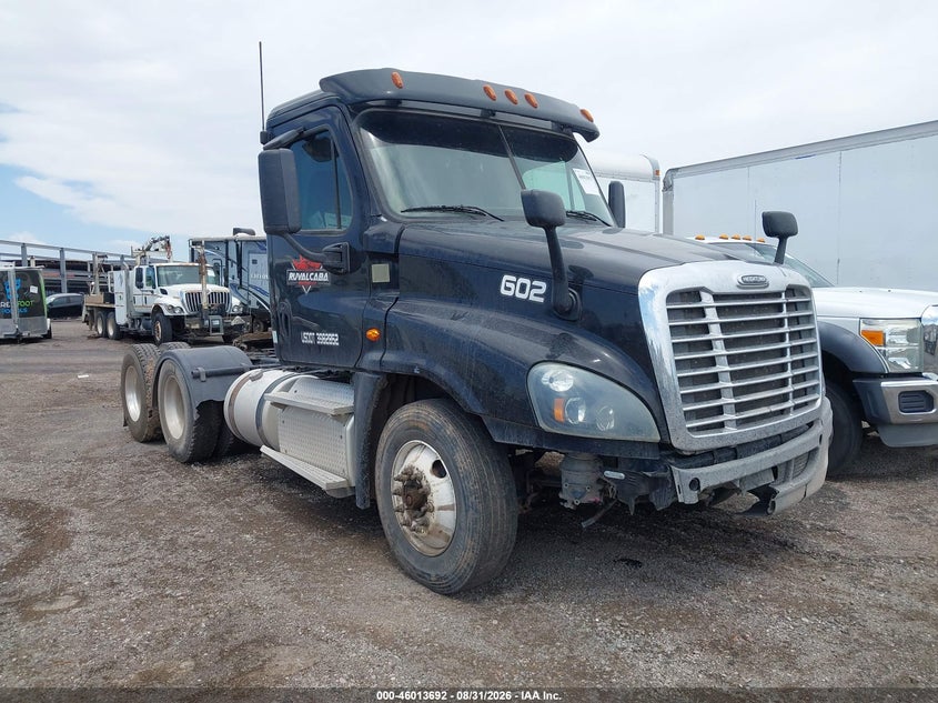 2017 FREIGHTLINER CASCADIA 125 | 3AKJGEDV1HDHW0276 | UPCARS