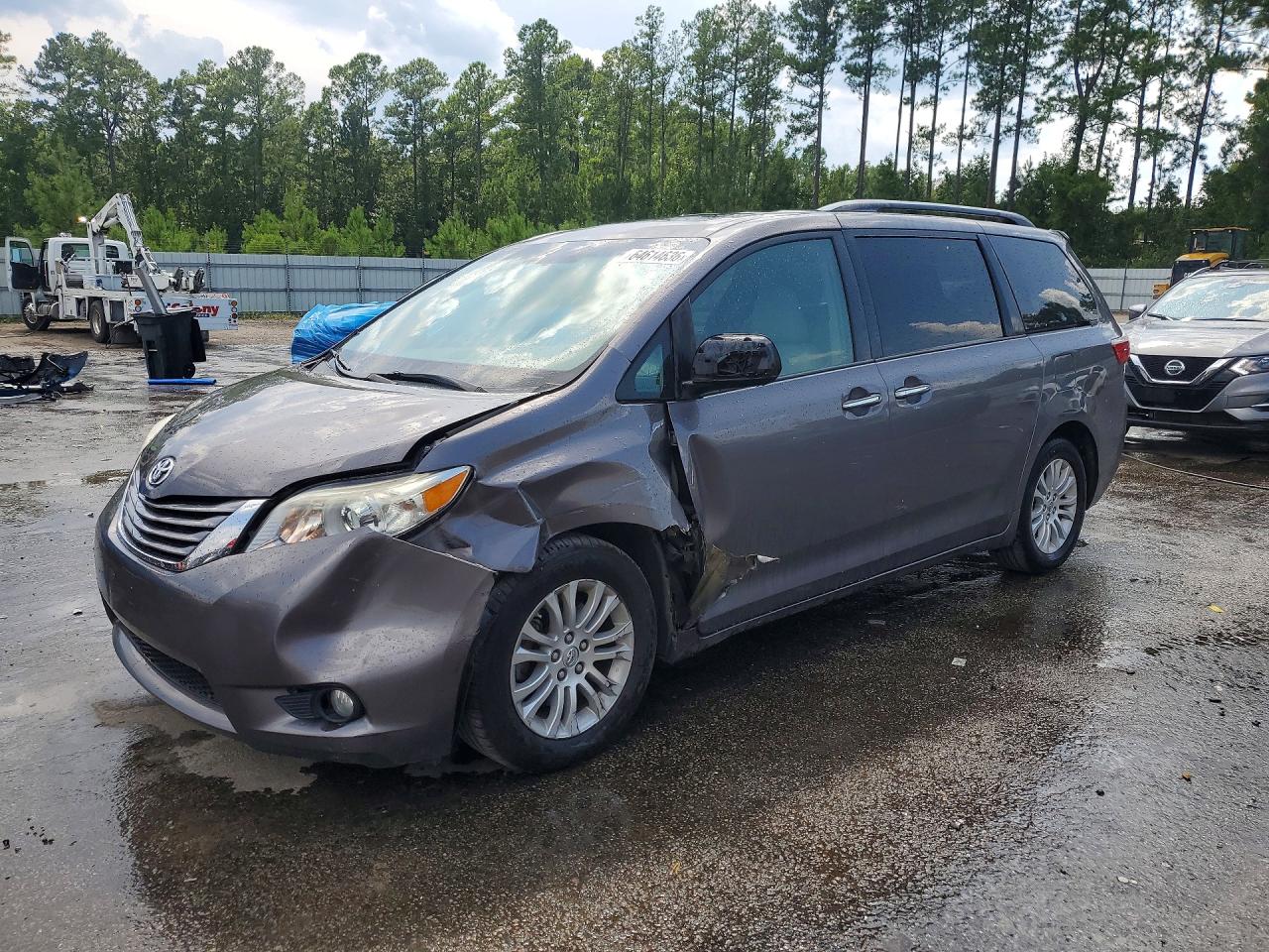 2015 TOYOTA SIENNA XLE 8-PASSENGER | 5TDYK3DC5FS655635 | UPCARS