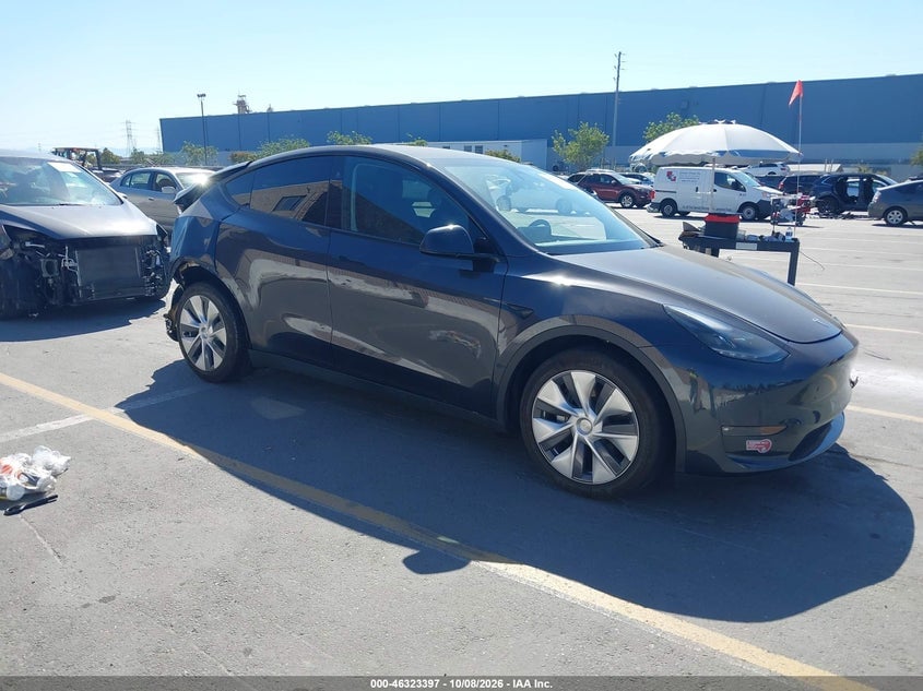 2024 TESLA MODEL Y LONG RANGE DUAL MOTOR ALL-WHEEL DRIVE | 7SAYGDEE7RF075001 | UPCARS