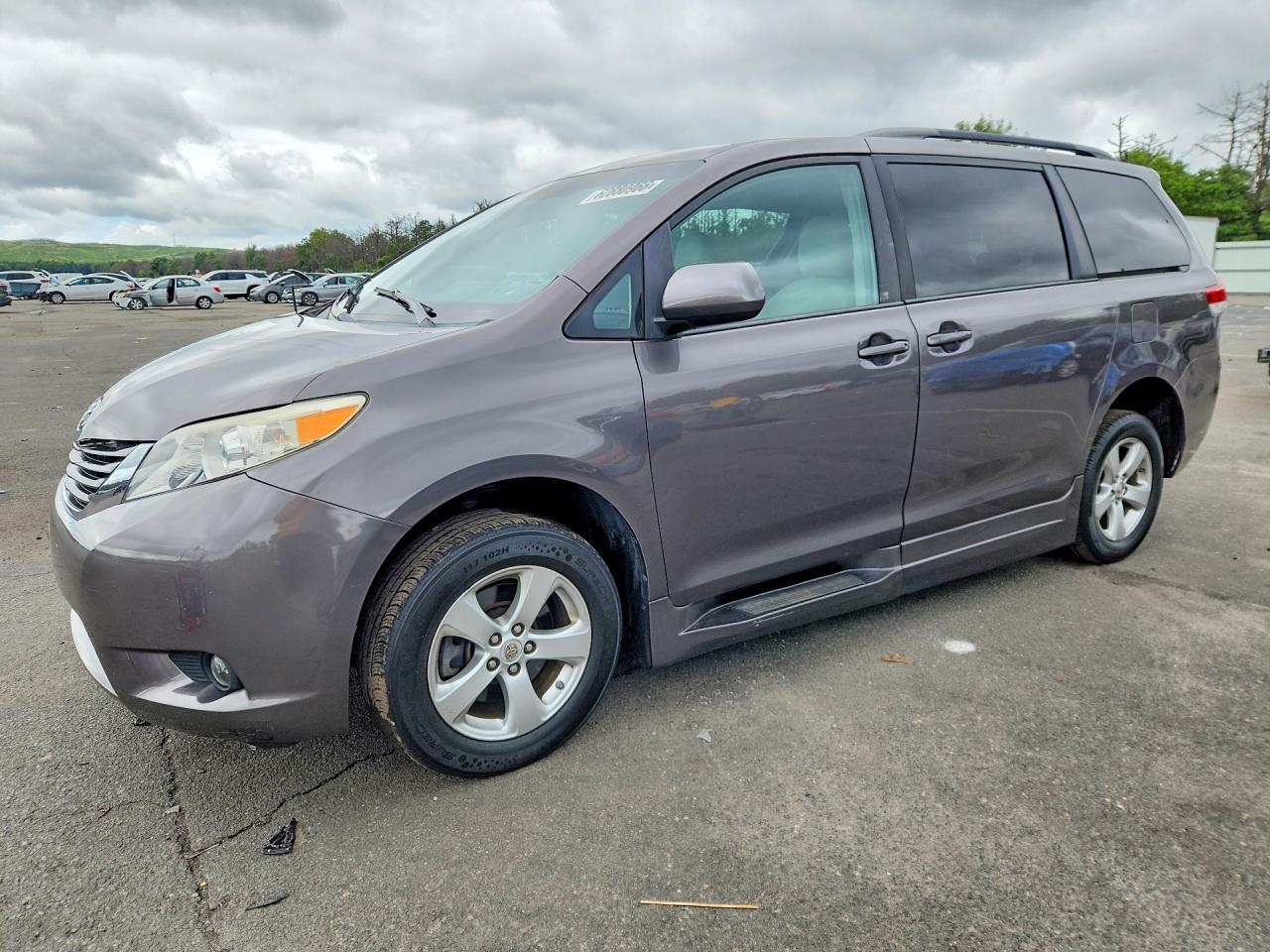 2013 TOYOTA SIENNA LE | 5TDKK3DC3DS371908 | UPCARS