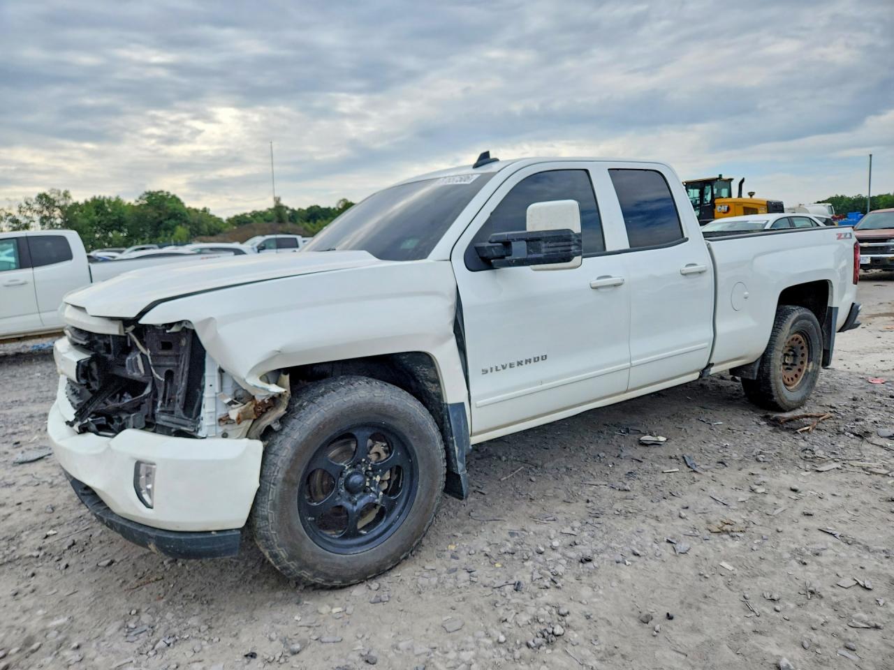 2017 CHEVROLET SILVERADO K1500 LT | 1GCVKREC2HZ138878 | UPCARS