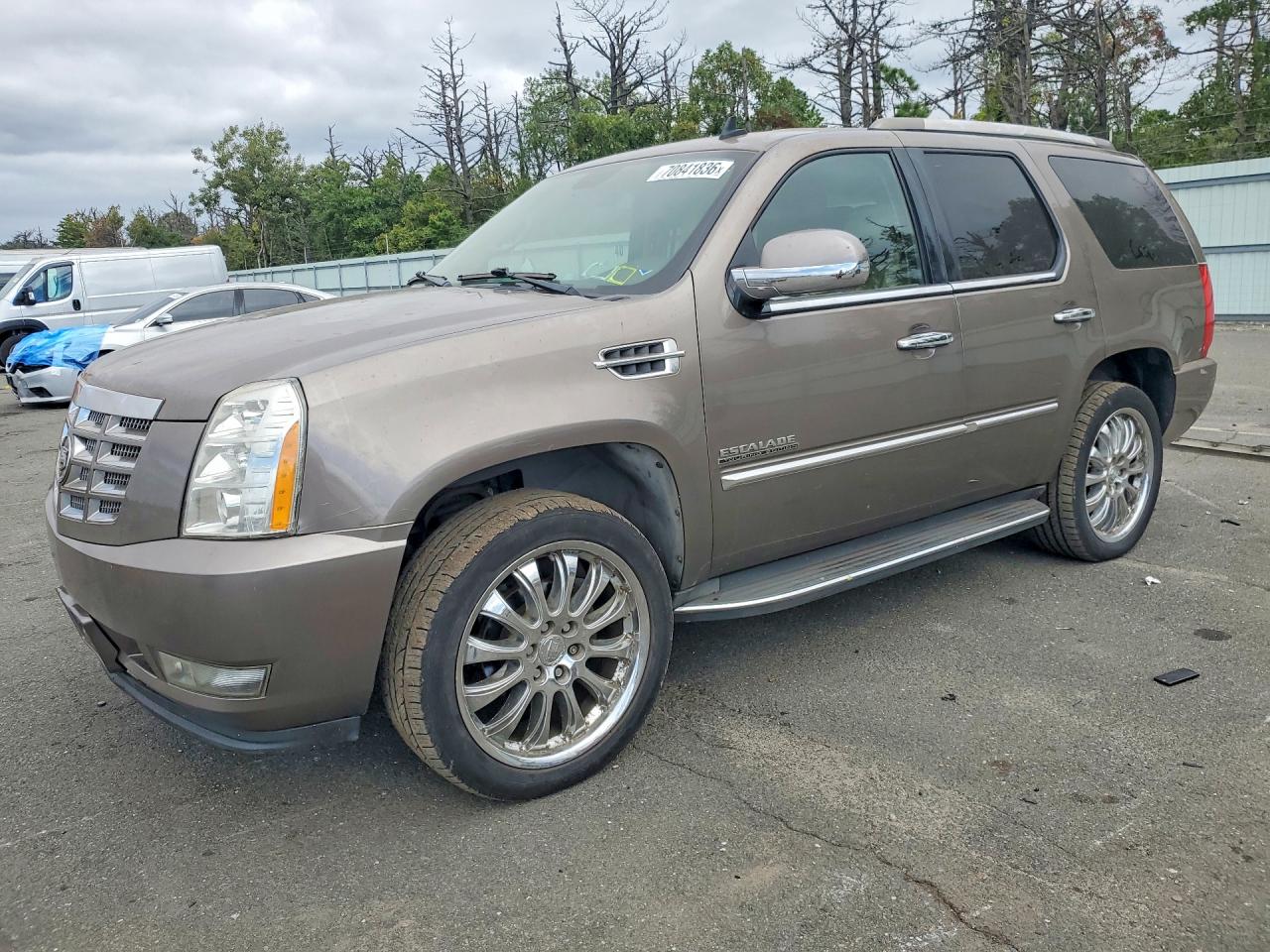 2011 CADILLAC ESCALADE | 1GYS4AEF5BR328667 | UPCARS
