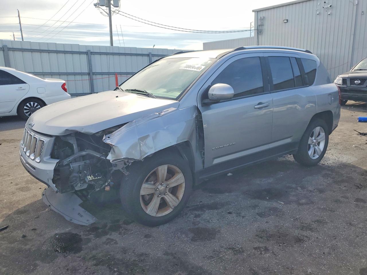 2015 JEEP COMPASS LATITUDE | 1C4NJCEB8FD139017 | UPCARS