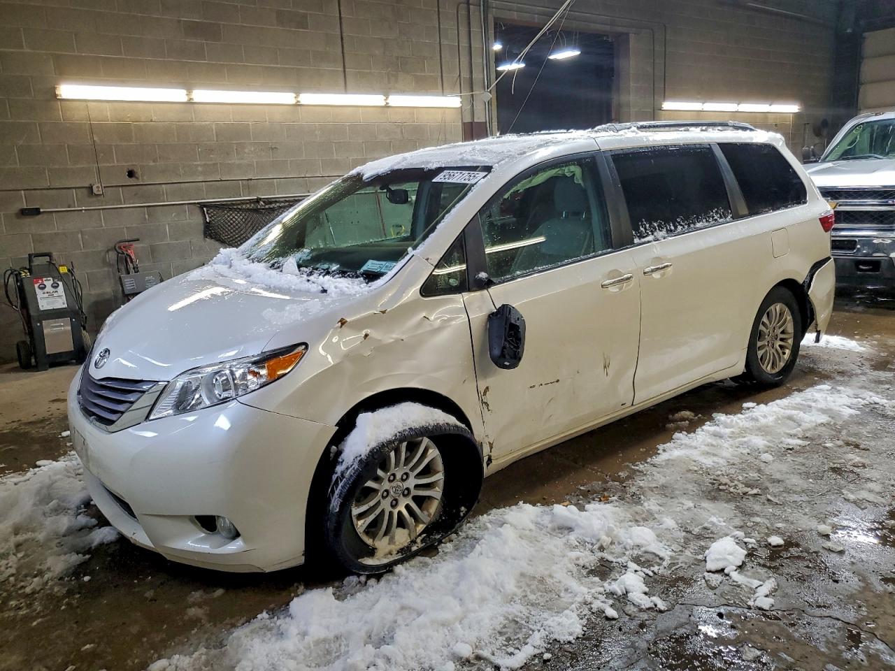 2016 TOYOTA SIENNA XLE | 5TDYK3DC1GS748248 | UPCARS