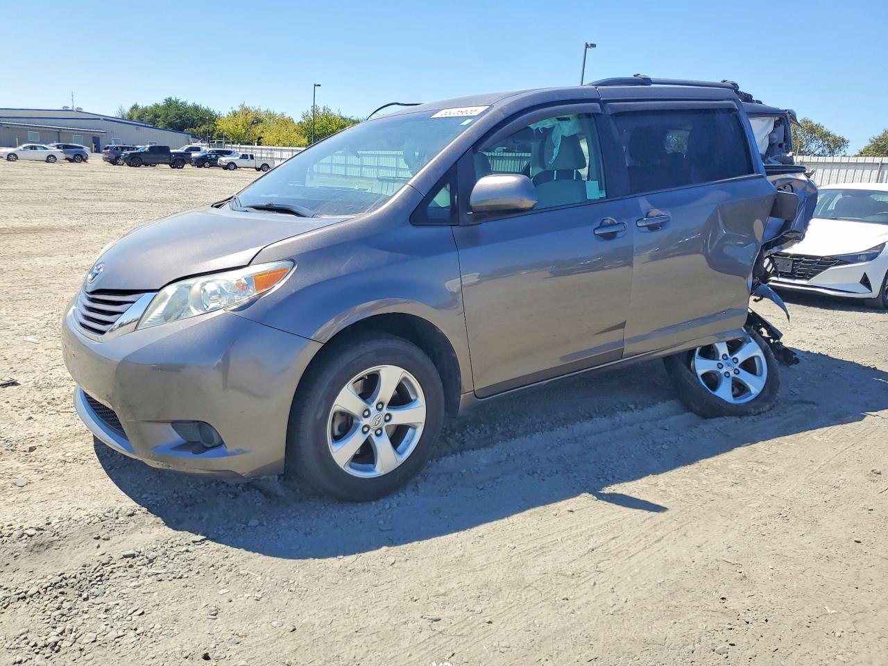 2016 TOYOTA SIENNA LE | 5TDKK3DCXGS746603 | UPCARS