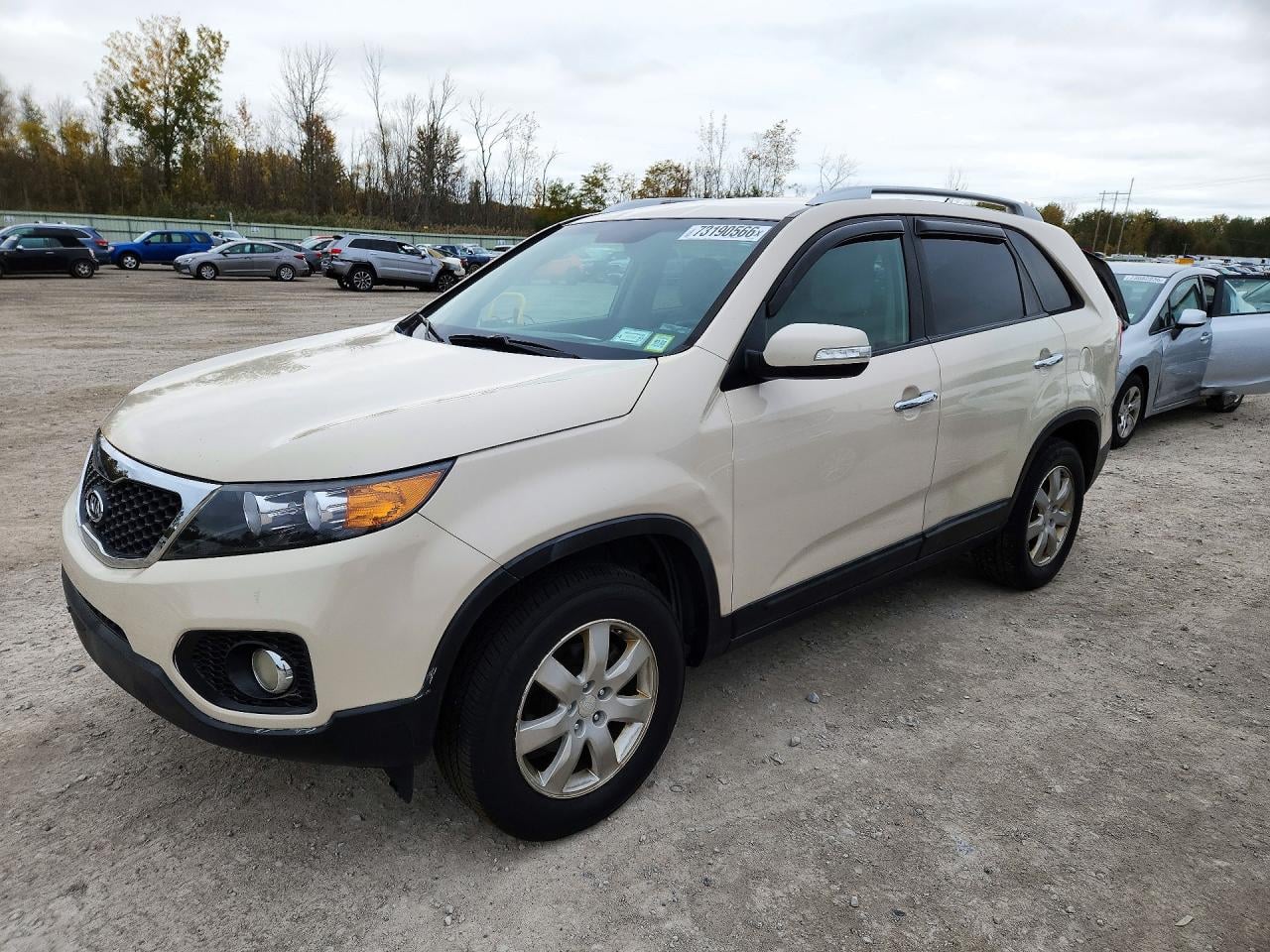 2011 KIA SORENTO LX | 5XYKT3A18BG032443 | UPCARS