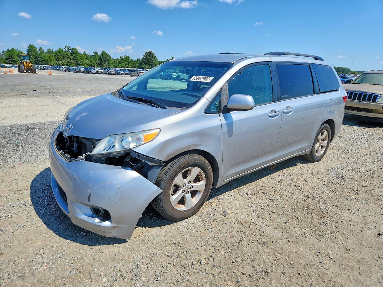 2017 TOYOTA SIENNA LE | 5TDKZ3DC5HS825674 | UPCARS