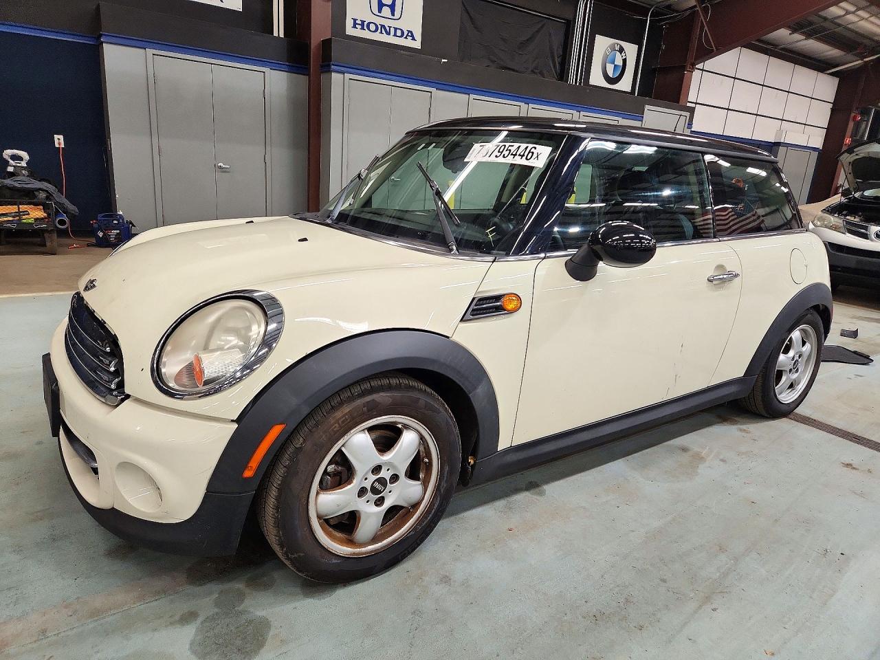 2011 MINI COOPER | WMWSU3C5XBT091752 | UPCARS