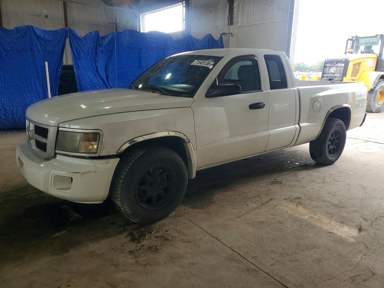 2011 DODGE DAKOTA SLT | 1D7RE3BK2BS581815 | UPCARS
