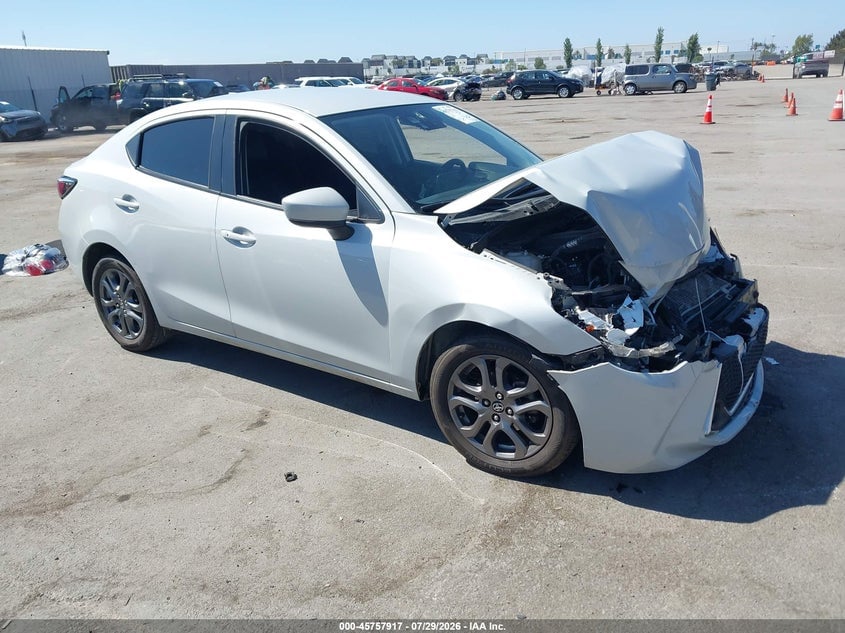 2019 TOYOTA YARIS XLE | 3MYDLBYV0KY507110 | UPCARS