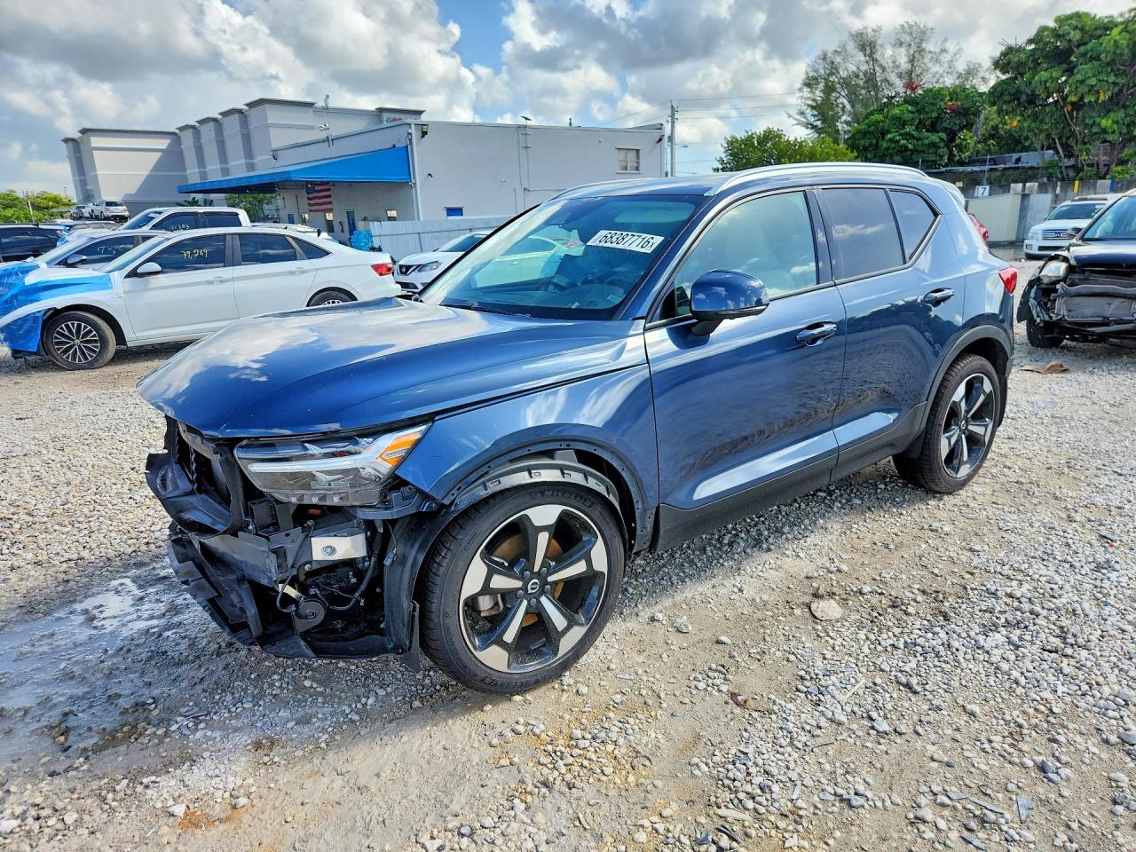 2022 VOLVO XC40 T5 MOMENTUM | YV4162UK8N2645434 | UPCARS