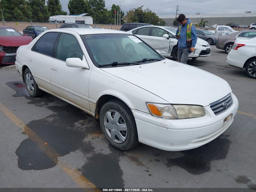 2001 TOYOTA CAMRY LE | JT2BG22K510558337 | UPCARS