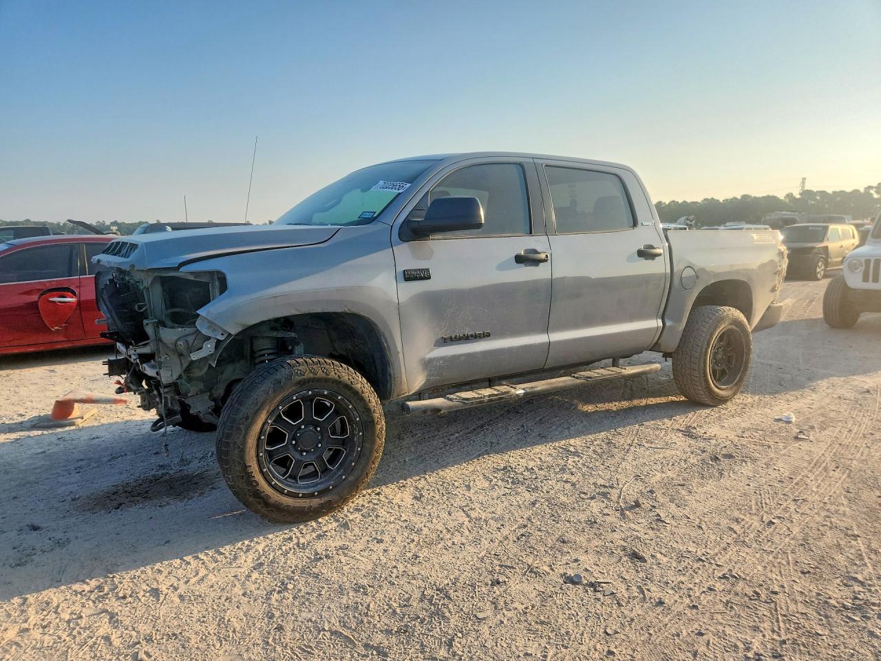 2018 TOYOTA TUNDRA CREWMAX SR5 | 5TFDW5F10JX717861 | UPCARS
