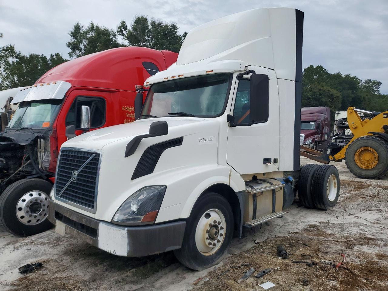 2017 VOLVO VN L SEMI TRUCK | 4V4N39TG3HN987979 | UPCARS