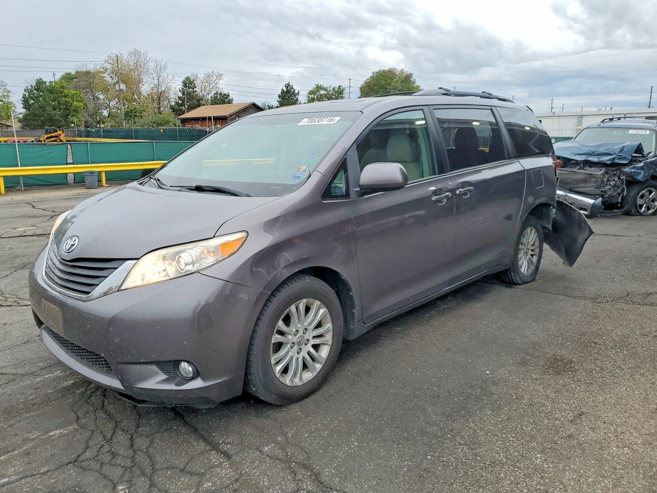 2011 TOYOTA SIENNA XLE 8-PASSENGER | 5TDYK3DC3BS081224 | UPCARS