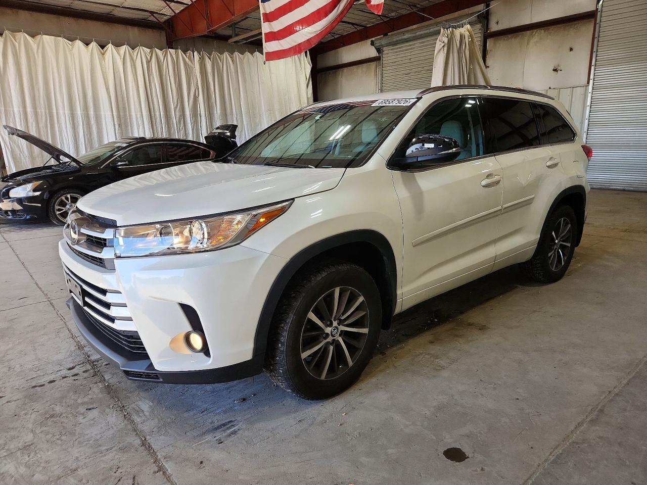 2017 TOYOTA HIGHLANDER XLE | 5TDJZRFH9HS476803 | UPCARS