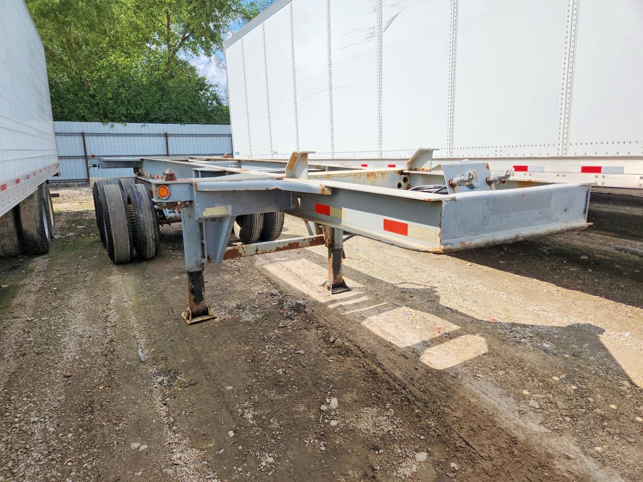2000 MVWE UNKNOWN ROLL-OFF CONTAINER TRAILER | 1NNC02322YM334283 | UPCARS