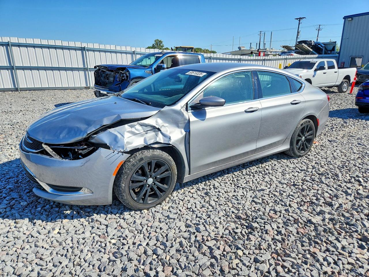 2015 CHRYSLER 200 LIMITED | 1C3CCCAB1FN758385 | UPCARS