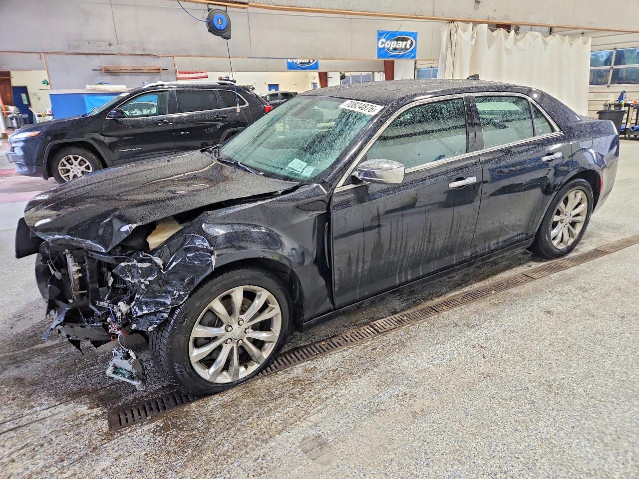 2018 CHRYSLER 300 LIMITED | 2C3CCAKG8JH127553 | UPCARS