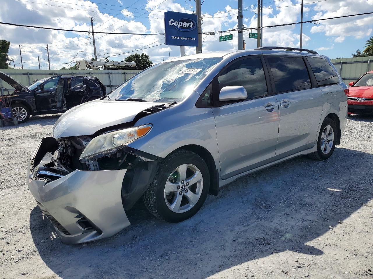 2018 TOYOTA SIENNA LE | 5TDKZ3DC1JS937636 | UPCARS