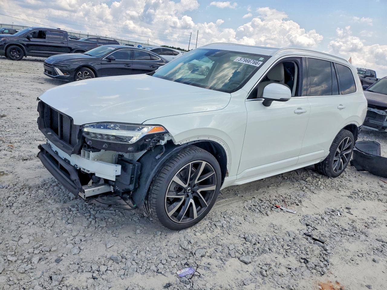 2021 VOLVO XC90 T6 MOMENTUM | YV4A22PK0M1713480 | UPCARS
