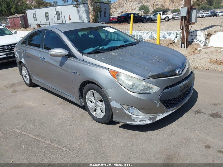 2013 HYUNDAI SONATA HYBRID | KMHEC4A48DA064725 | UPCARS