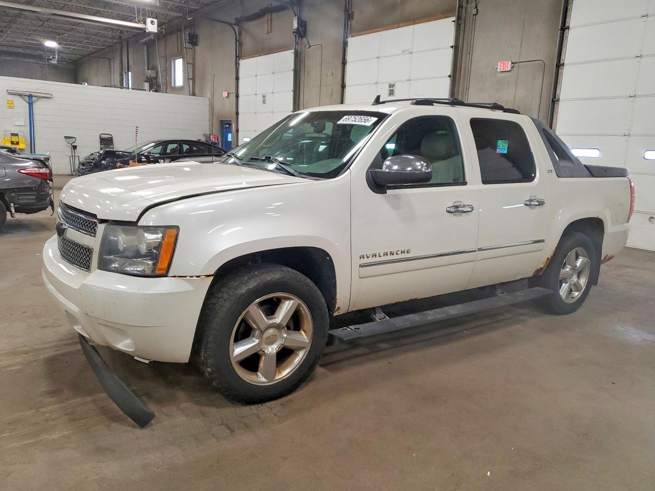 2011 CHEVROLET AVALANCHE LTZ | 3GNTKGE39BG232654 | UPCARS