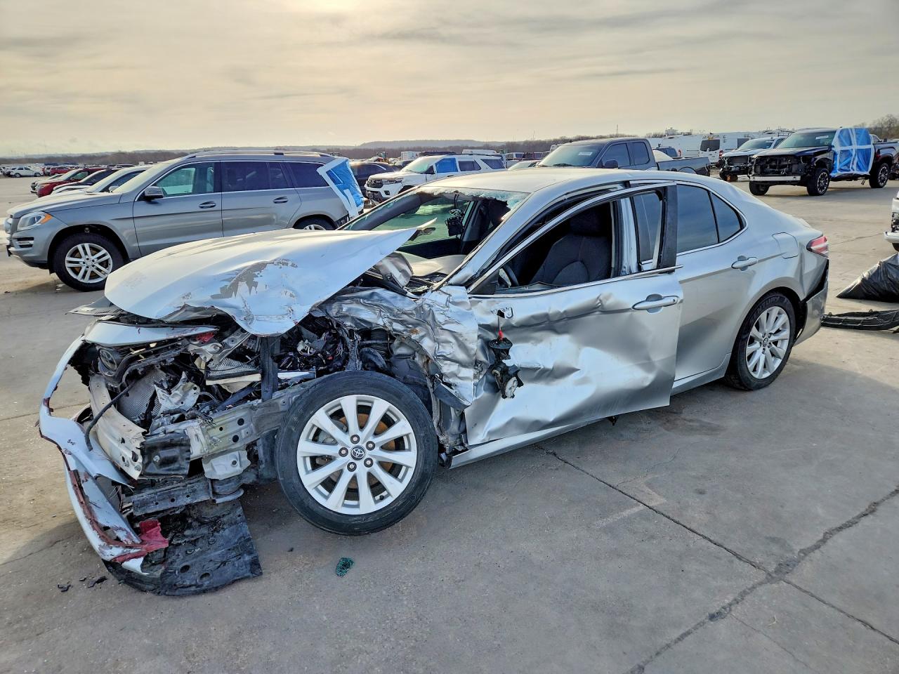 2020 TOYOTA CAMRY LE | 4T1C11AK7LU927862 | UPCARS
