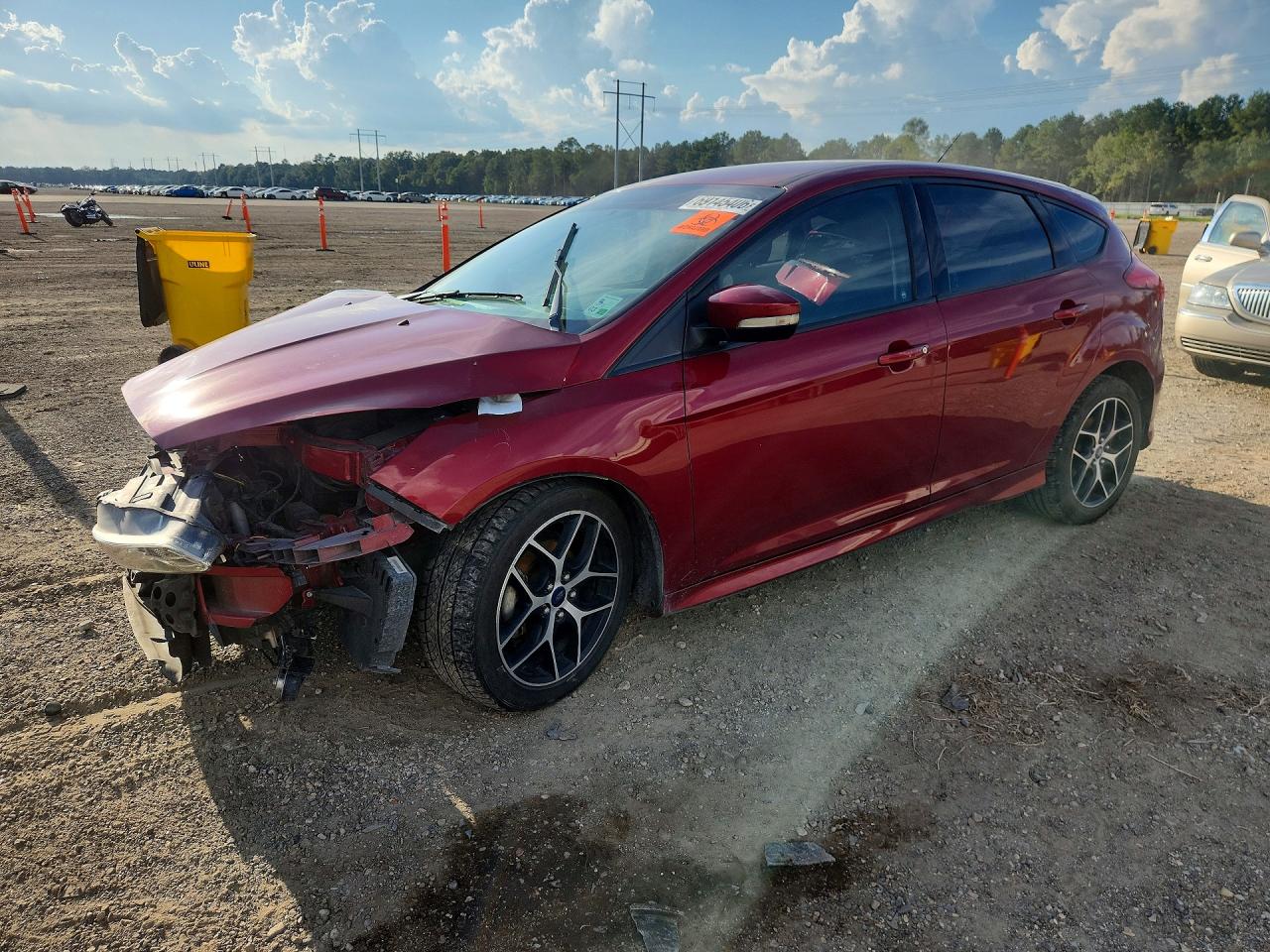 2015 FORD FOCU SE | 1FADP3K27FL248420 | UPCARS