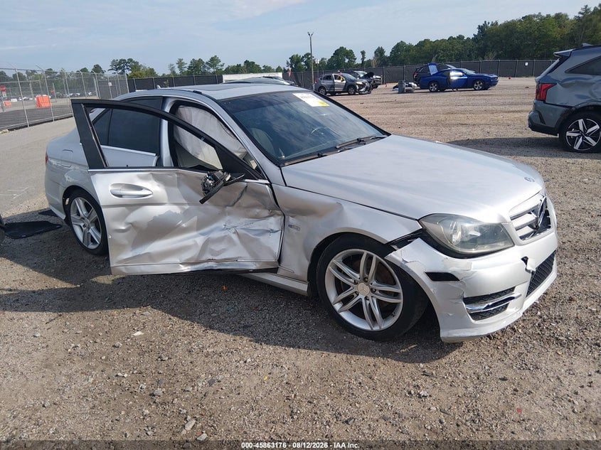 2012 MERCEDES-BENZ C 250 LUXURY/SPORT | WDDGF4HB8CR195426 | UPCARS