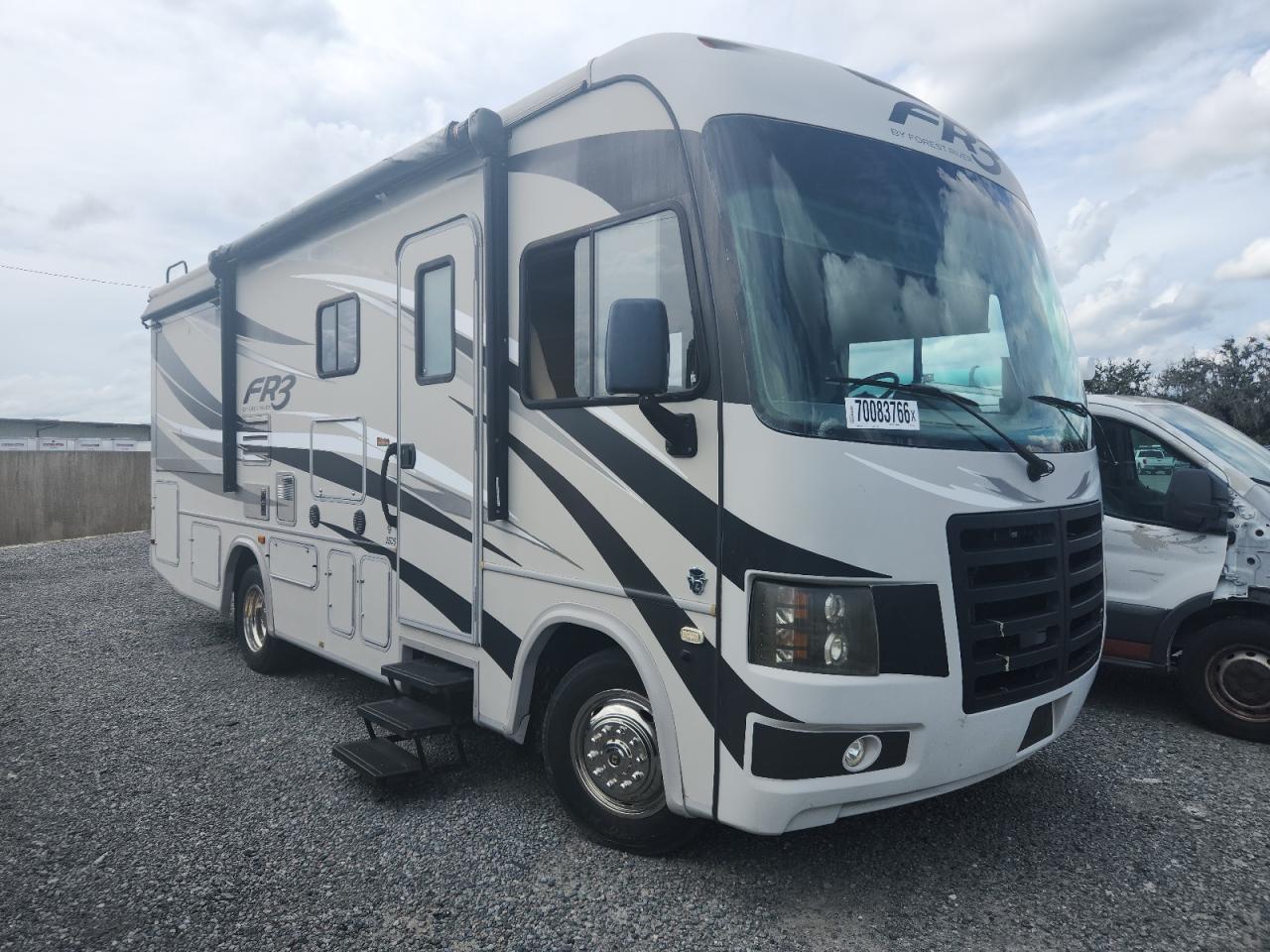 2014 FORESRIVER FR3 FOREST RIVER  RV | 1F64F5DY0E0A14987 | UPCARS