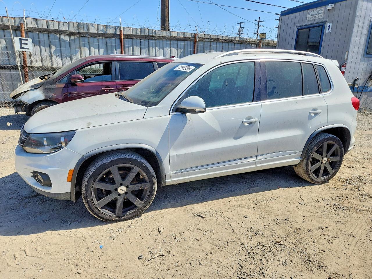 2016 VOLKSWAGEN TIGUAN S | WVGAV7AX1GW519197 | UPCARS